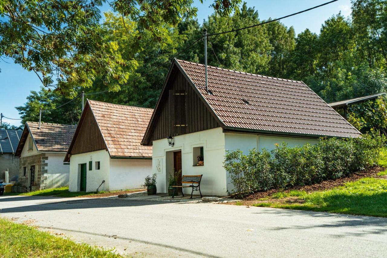 Winzerhof Kuessler - Weinviertel Hotel Stillfried Exterior foto