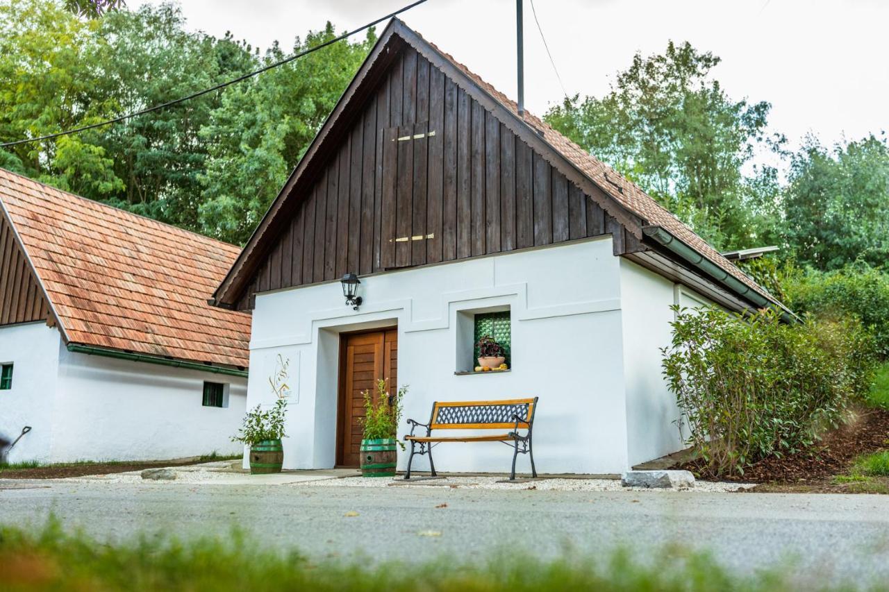 Winzerhof Kuessler - Weinviertel Hotel Stillfried Exterior foto
