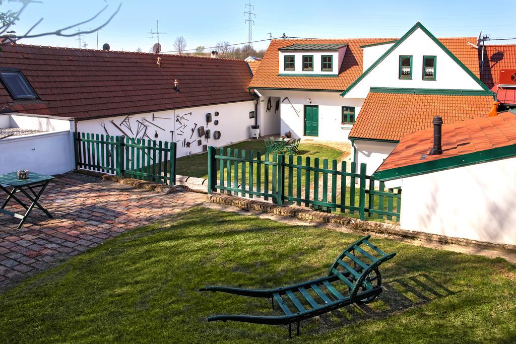 Winzerhof Kuessler - Weinviertel Hotel Stillfried Exterior foto